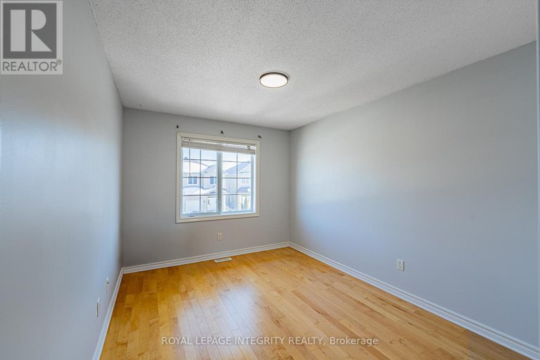 29422757/313-glenbrae-avenue/morgans-grantsouth-march/ottawa/ontario/K2W0B9_25