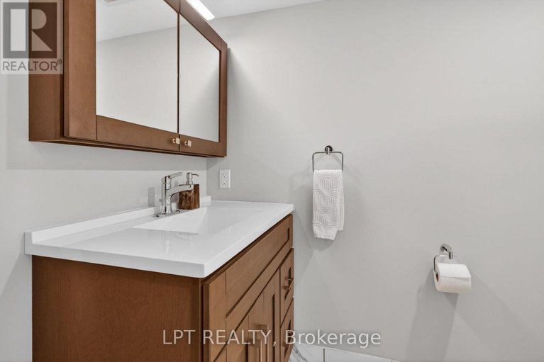 29629045/168-huron-avenue-n/ottawa-west/ottawa/ontario/K1Y0W4_35