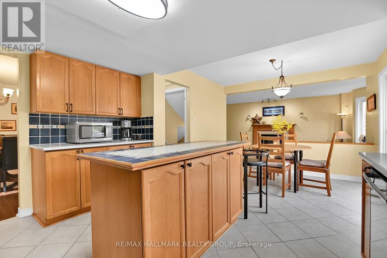 29674273/21-hime-crescent/hunt-club-park/ottawa/ontario/K1G4S1_11