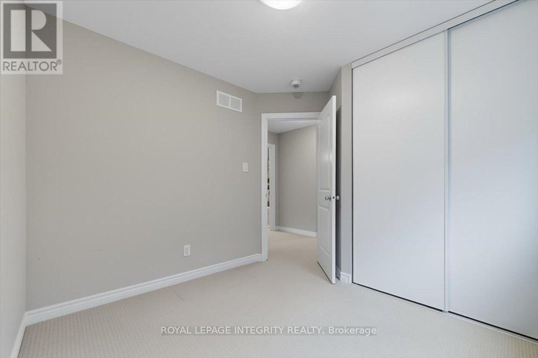 28864709/707-des-aubepines-drive/avalon-west/ottawa/ontario/K4A1C1_25