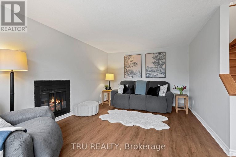29611395/256-hoylake-crescent/bilberry-creekqueenswood-heights/ottawa/ontario/K1E2M8_7