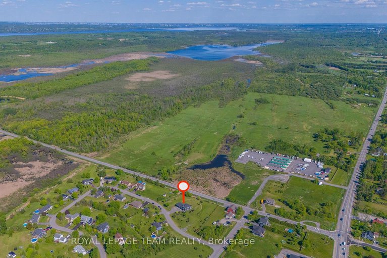 28782906/126-grasshopper-lane/dunrobin-shores/ottawa/ontario/K0A1T0_44
