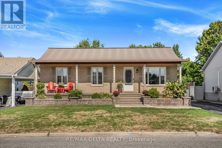 28996964/65-bernard-crescent/lorignal/champlain/ontario/K0B1K0_1
