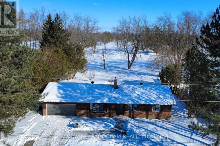 29283469/6636-marina-drive/manotick-south-to-roger-stevens/ottawa/ontario/K4M1B3_4
