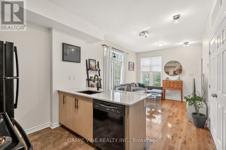 29185742/d-310-everest-private/elmvale-acres/ottawa/ontario/K1G4E3_16