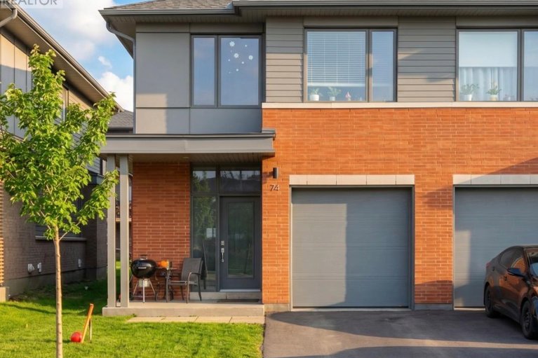 29643947/74-michael-stoqua-street/cfb-rockcliffe-and-area/ottawa/ontario/K1K5A2_1