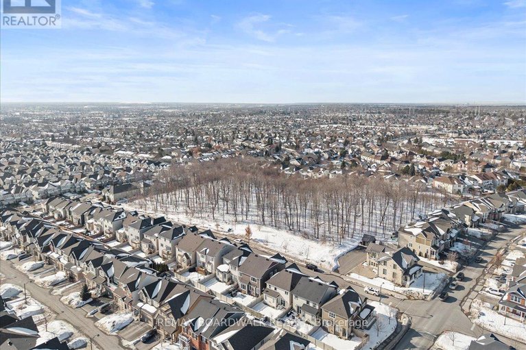 29434197/130-pinelock-street/emerald-meadowstrailwest/ottawa/ontario/K2M0L5_41