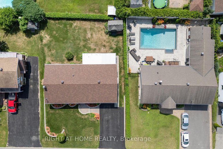 28599787/2355-raymond-street/town-of-rockland/clarence-rockland/ontario/K4K1K3_20