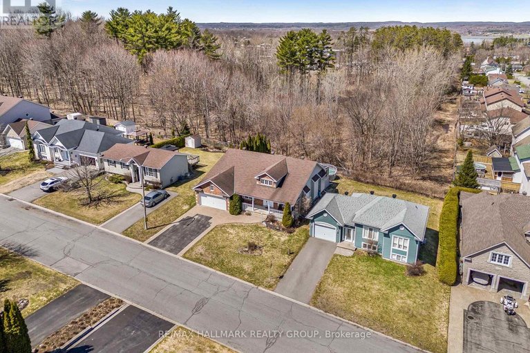 29590133/1103-des-pins-avenue/town-of-rockland/clarence-rockland/ontario/K4K1R1_2