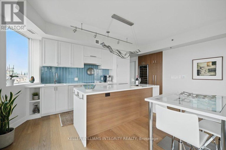 28427468/1006-428-sparks-street/ottawa-centre/ottawa/ontario/K1R0B3_8