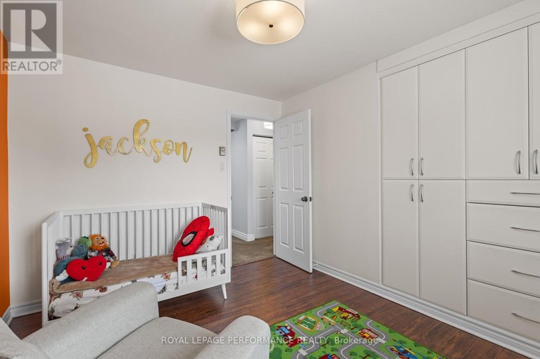 29606719/219-switzer-avenue/westborohampton-park/ottawa/ontario/K1Z7H8_28