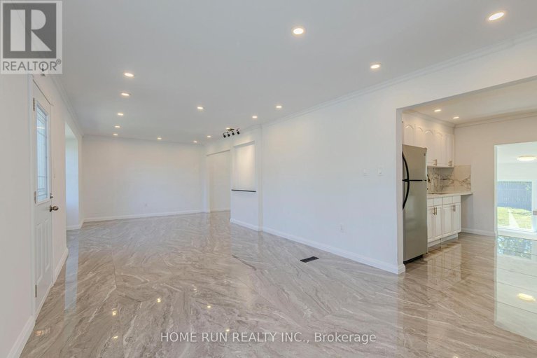 28377088/92-meadowlands-drive/meadowlandscrestview/ottawa/ontario/K2G2R8_16