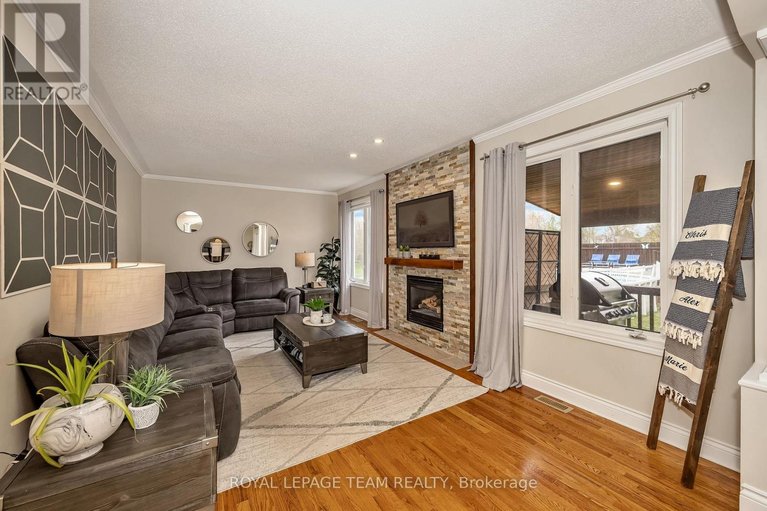 29675981/7067-donwel-drive/greely/ottawa/ontario/K4P1M7_14