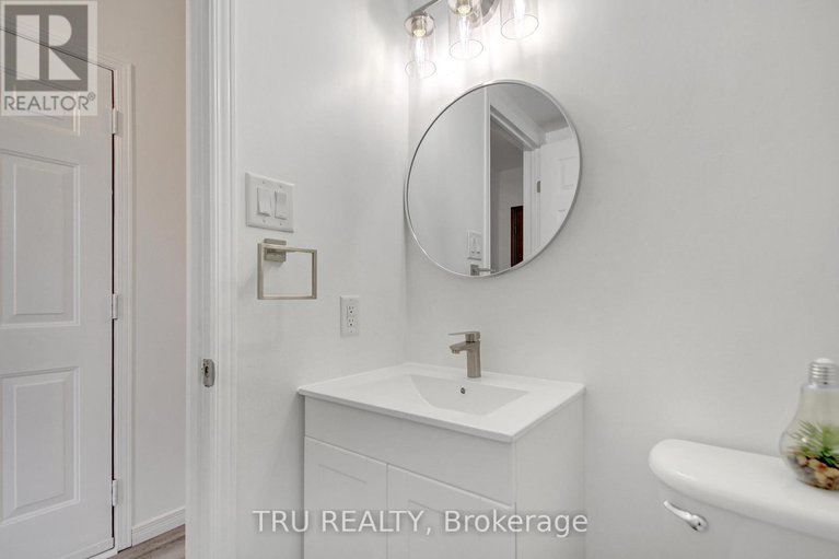 28416739/133-kinross-private/morgans-grantsouth-march/ottawa/ontario/K2K3P9_6