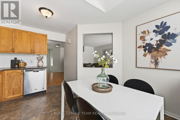 29305837/37-flowertree-crescent/emerald-meadowstrailwest/ottawa/ontario/K2M2R8_26