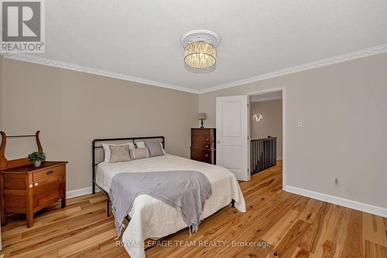 28967262/430-haresfield-court/riverside-southgloucester-glen/ottawa/ontario/K4M0B6_20