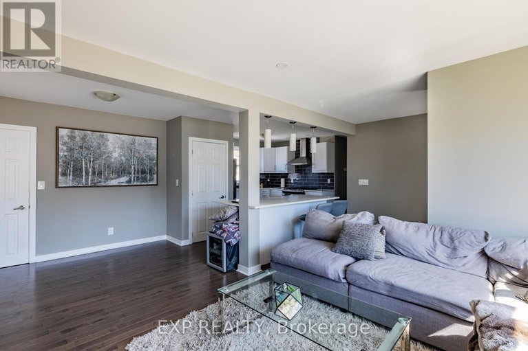 28561738/35-withrow-avenue/meadowlandsst-claire-gardens/ottawa/ontario/K2G2H7_8