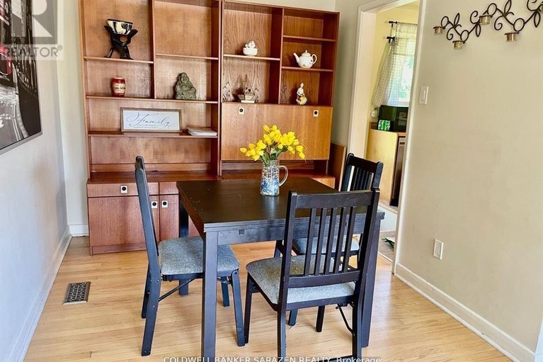 29619474/18-stinson-avenue/lynwood-village/ottawa/ontario/K2H6N1_6