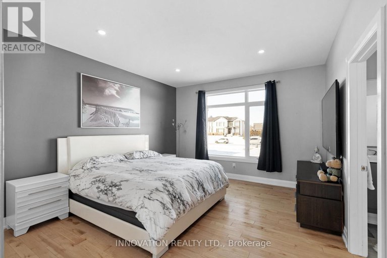 28980623/651-ballycastle-crescent/riverside-south/ottawa/ontario/K1X0A3_20