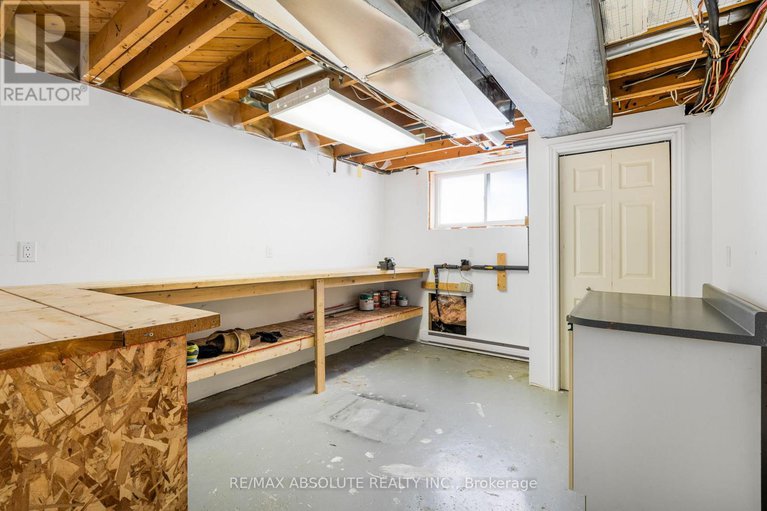 28345912/1727-chene-street/town-of-rockland/clarence-rockland/ontario/K4K1K5_27