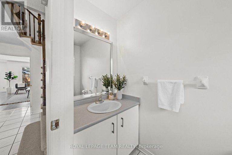 29595400/71-furlong-crescent/bridlewood/ottawa/ontario/K2M2H9_5