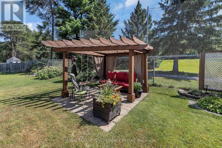 29302565/333-bonavista-street/town-of-rockland/clarence-rockland/ontario/K4K1N7_29