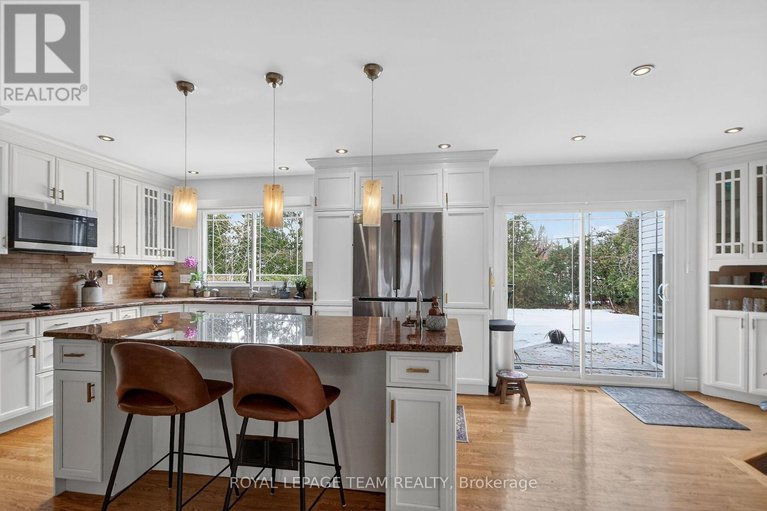 29456628/998-harkness-avenue-avenue/riverside-park/ottawa/ontario/K1V6P2_9