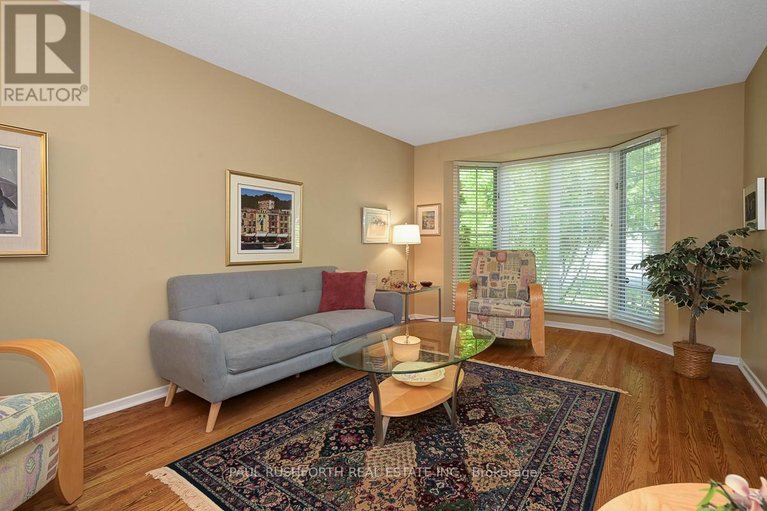 29687415/10-cosburn-avenue/arlington-woods/ottawa/ontario/K2H8A1_4
