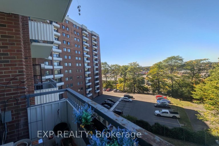 28890063/518-20-chesterton-drive/borden-farmstewart-farmcarleton-heightsparkwood-hills/ottawa/ontario/K2E6Z7_20