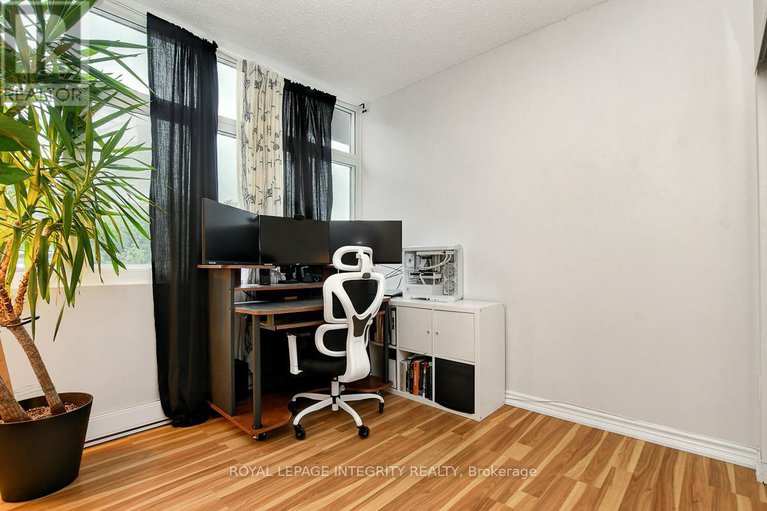 29118050/107-2019-bank-street-s/ellwood/ottawa/ontario/K1V0N1_23