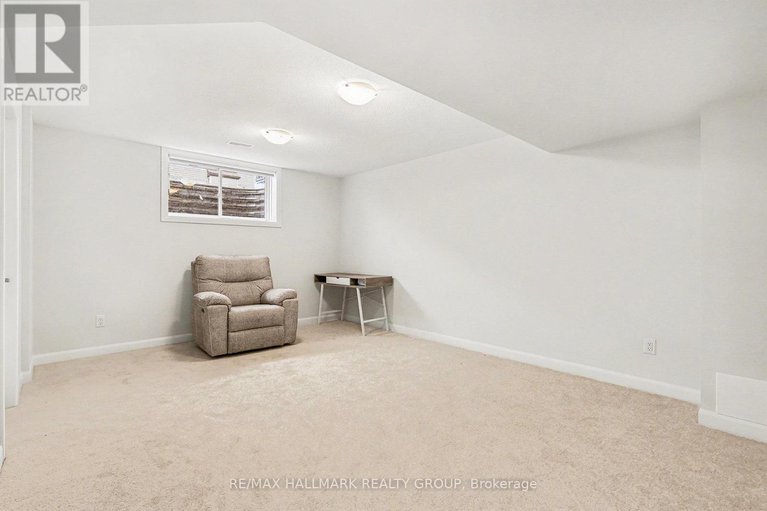 29135217/201-gerry-lalonde-dr-drive/avalon-west/ottawa/ontario/K4A0Y4_19