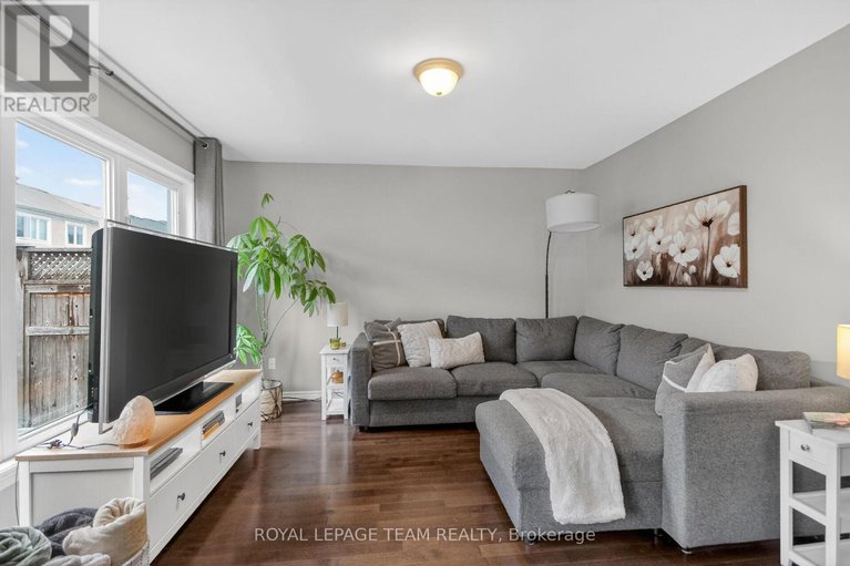 29613135/3117-burritts-rapids-place/half-moon-bay/ottawa/ontario/K2J0S7_7