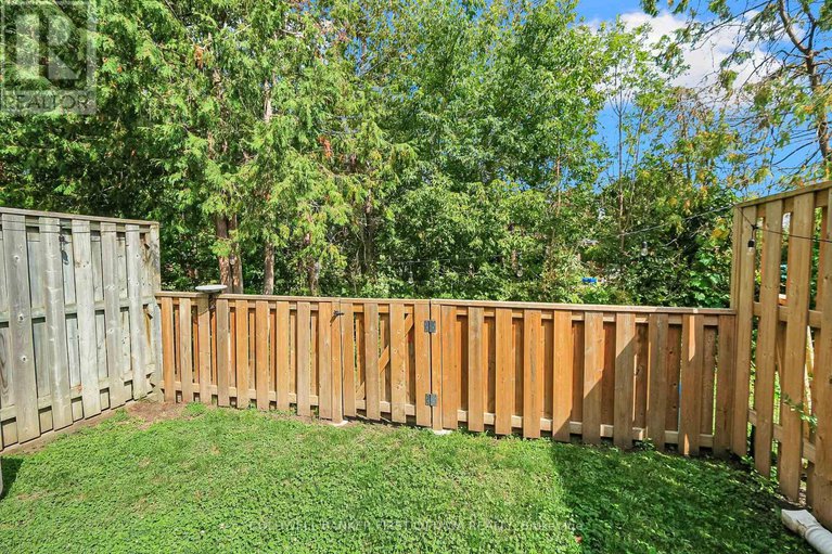 28830015/1351-bakker-court/convent-glen-south/ottawa/ontario/K1C2K5_40