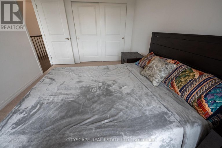 28681279/174-joshua-street/mer-bleuebradley-estatesanderson-park/ottawa/ontario/K1W0A3_32