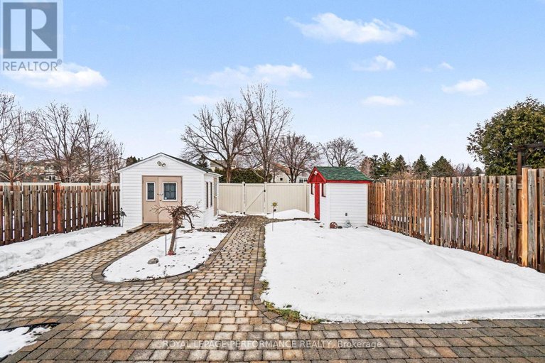 29484795/299-mockingbird-drive/chatelaine-village/ottawa/ontario/K1E2A4_32