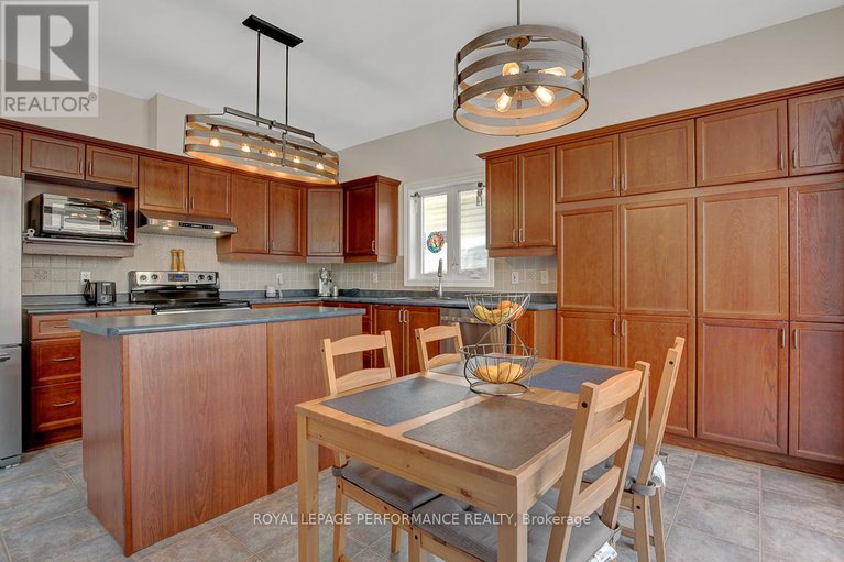 29343896/1019-valin-street/fallingbrookgardenway-south/ottawa/ontario/K4A4X8_12