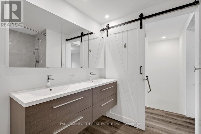 29578151/23-pixley-private/riverview-park/ottawa/ontario/K1G4C3_26