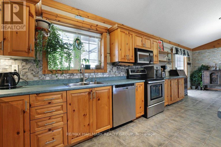 28208753/206-old-pakenham-road/fitzroy/ottawa/ontario/K0A1X0_16