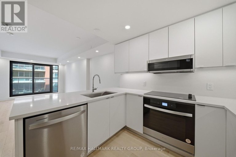 29589401/1703-180-george-street/lower-townbyward-market/ottawa/ontario/K1N0G8_7