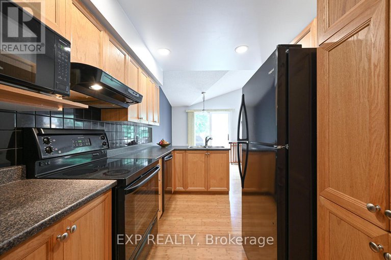 29255057/677-wildshore-crescent/riverside-southgloucester-glen/ottawa/ontario/K1V1Y1_12