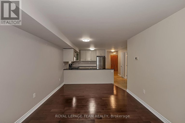 29030481/206-14-norice-street/meadowlandscrestview/ottawa/ontario/K2G2X4_6