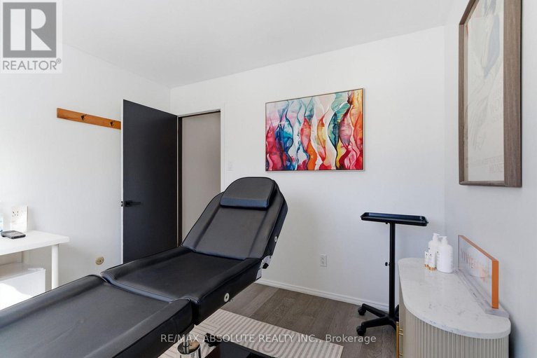 29407947/13-weatherwood-crescent/pineglencountry-place/ottawa/ontario/K2E7C5_41