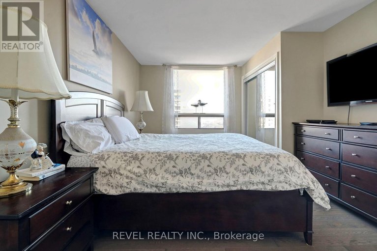 29566268/1403-20-the-driveway-drive/ottawa-centregolden-triangle/ottawa/ontario/K2P1C8_15