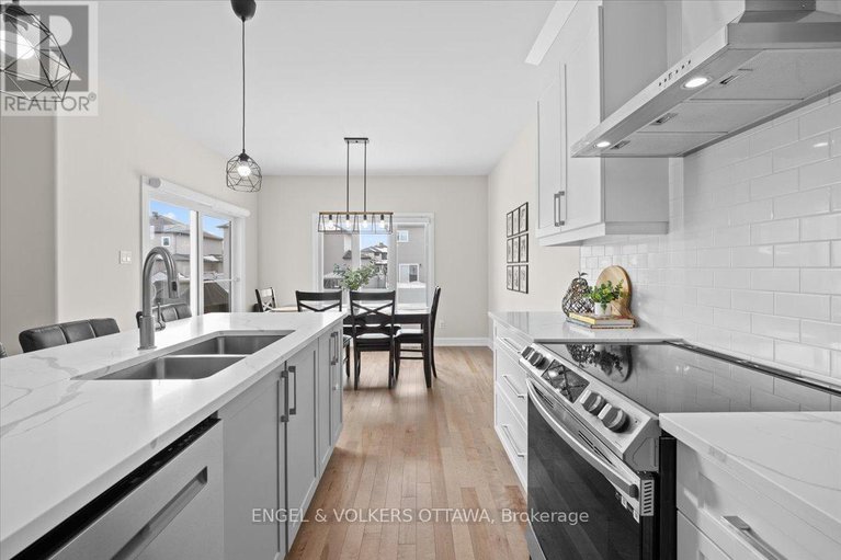 29402076/624-geneva-crescent/embrun/russell/ontario/K0A1W0_13