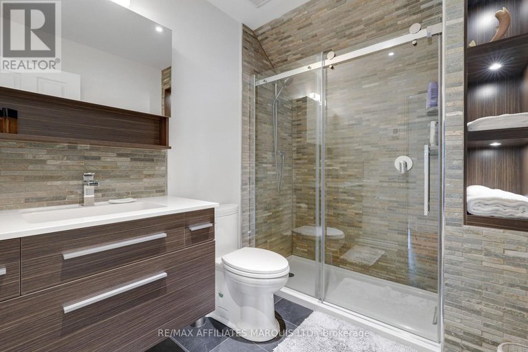 29435969/20562-old-montreal-road/lancaster/south-glengarry/ontario/K0C2C0_35