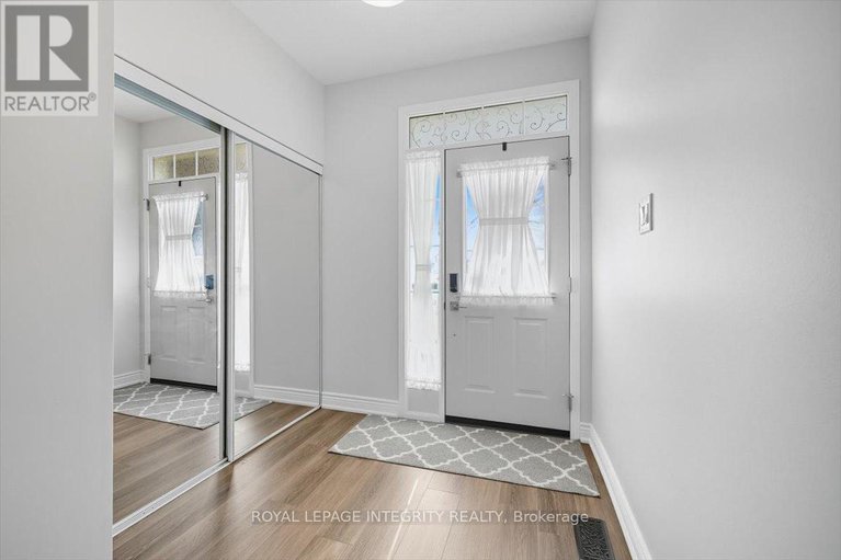 28906811/2018-winsome-terrace/fallingbrookgardenway-south/ottawa/ontario/K4A4Y4_5
