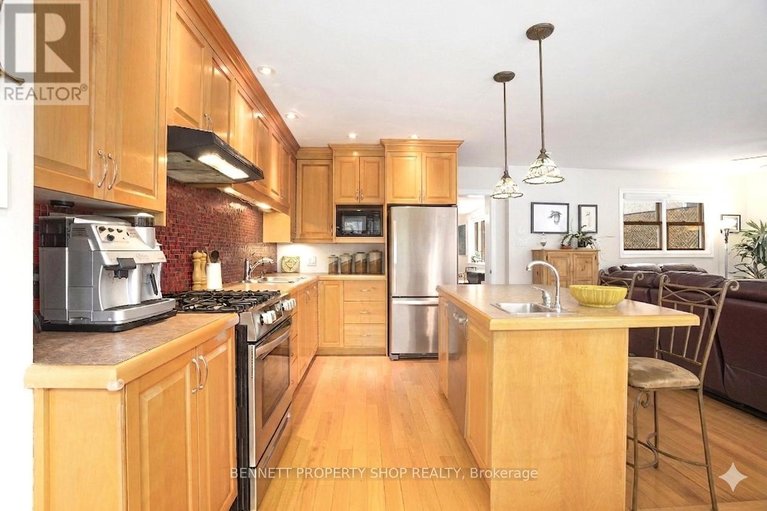 29668148/140-drummond-street/ottawa-east/ottawa/ontario/K1S1K2_11