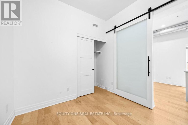 28541056/105-101-pinhey-street/hintonburg/ottawa/ontario/K1Y1T7_19