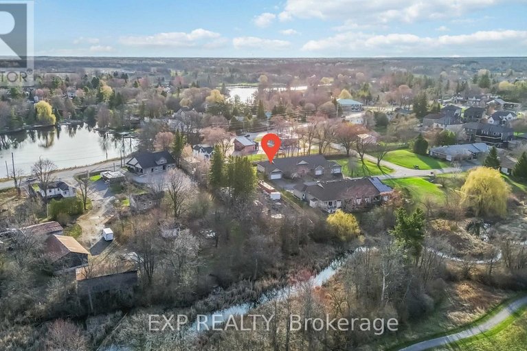 29660876/5655-mahogany-harbour-lane/manotick-south-to-roger-stevens/ottawa/ontario/K4M1K9_24