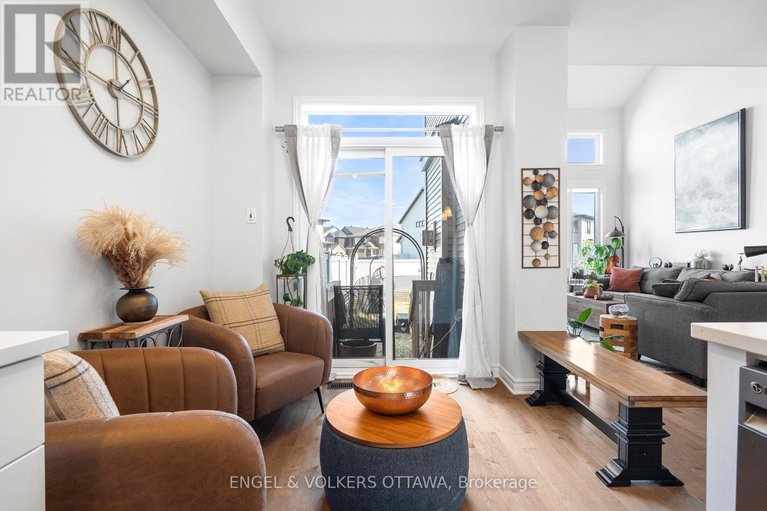 29589198/740-miikana-road/blossom-parkkemp-parkfindlay-creek/ottawa/ontario/K1X0H6_15